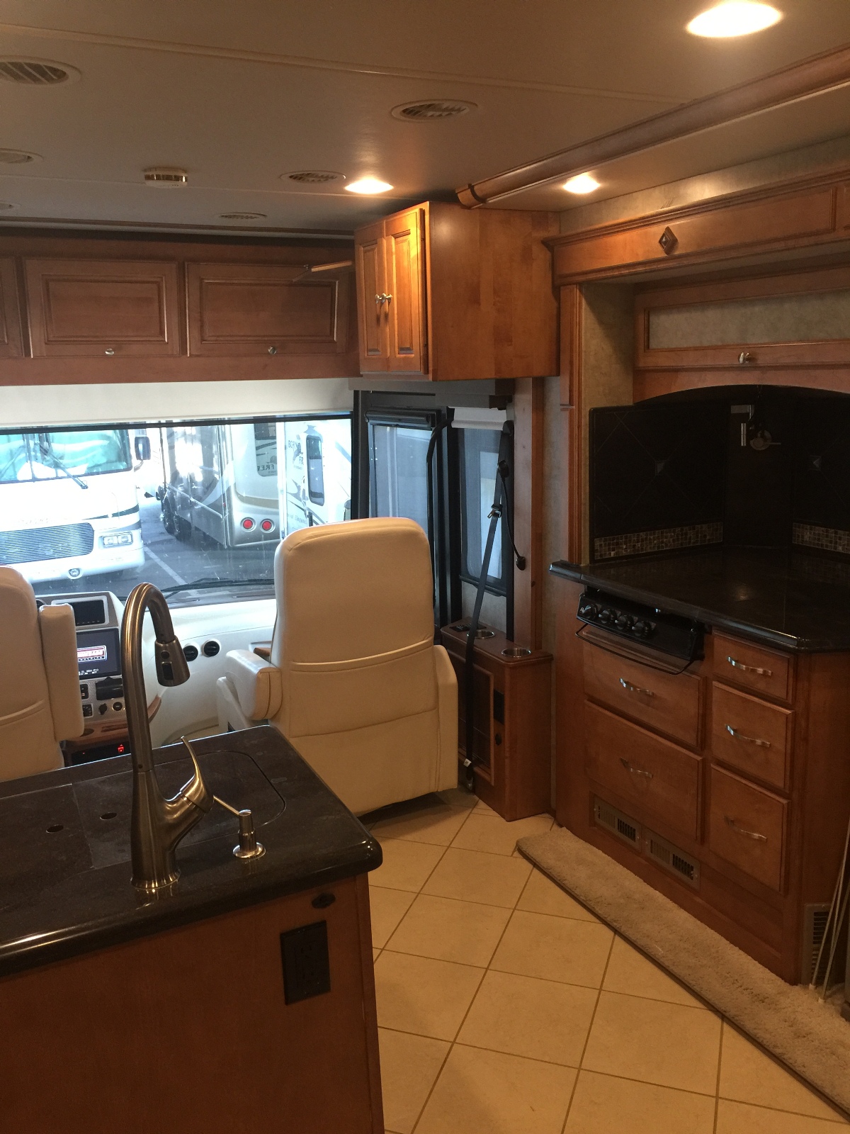 2015 Winnebago Journey 40R Used Motorhomes For Sale